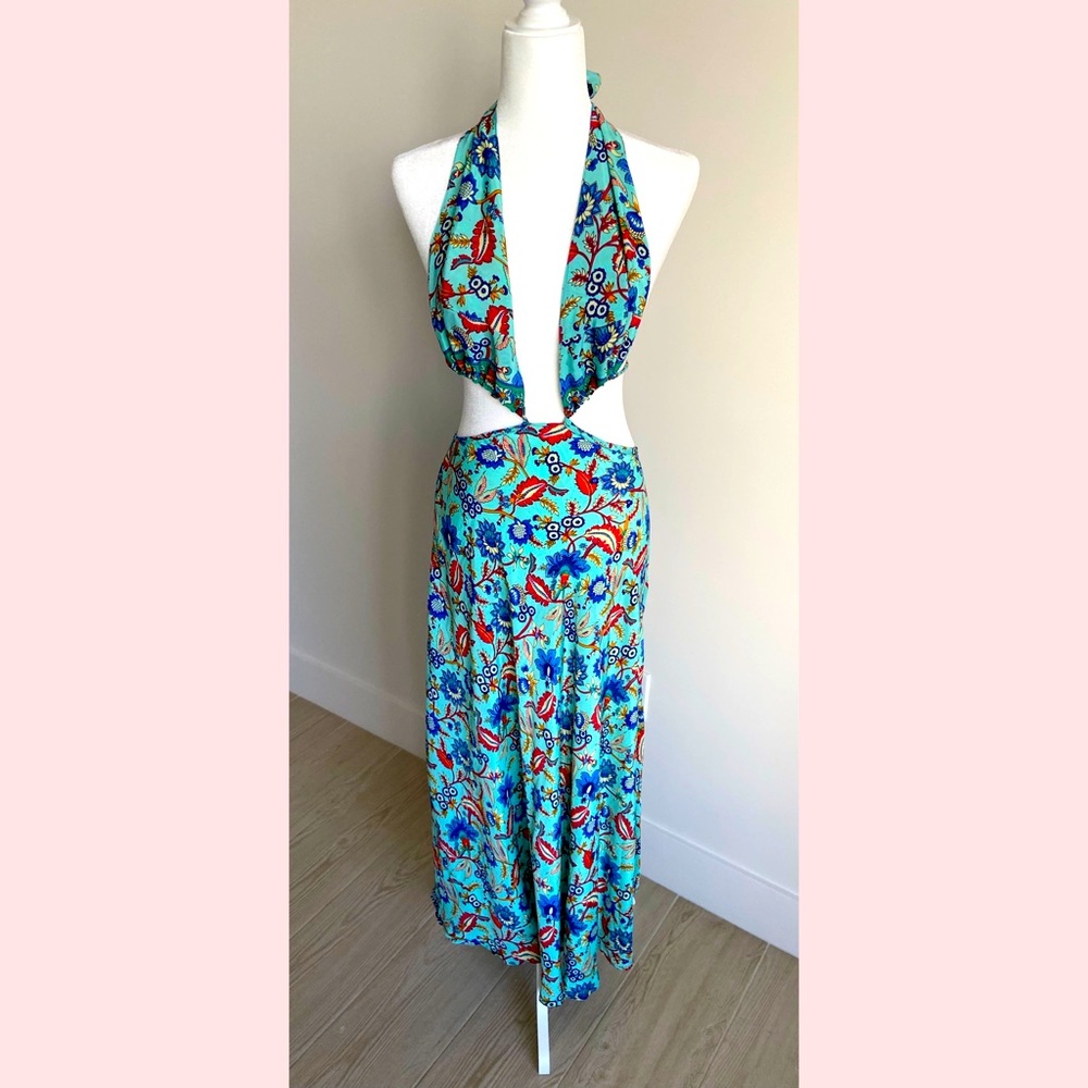 Long dress with plunging neckline and open back